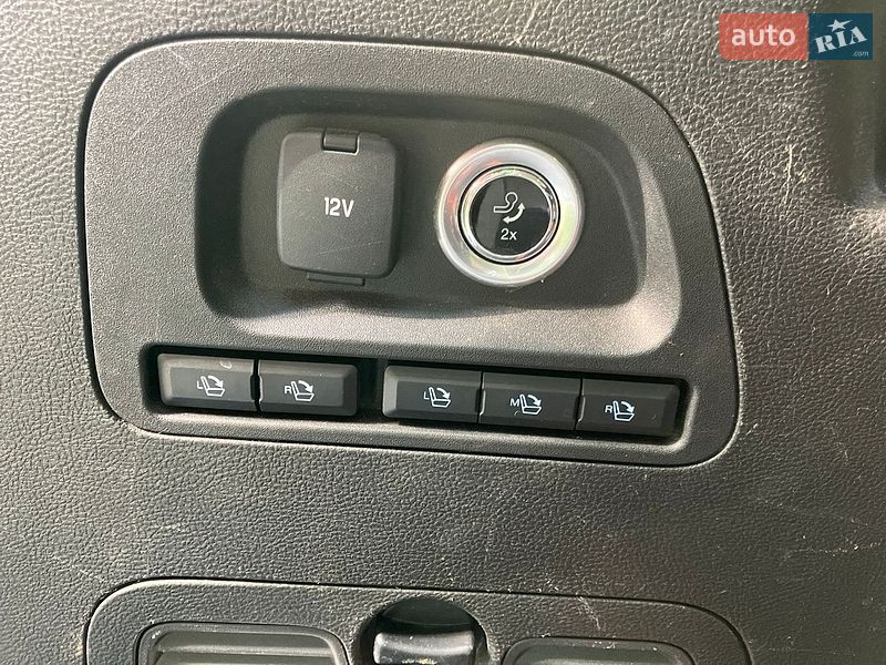 Мінівен Ford S-Max 2015 в Нововолинську