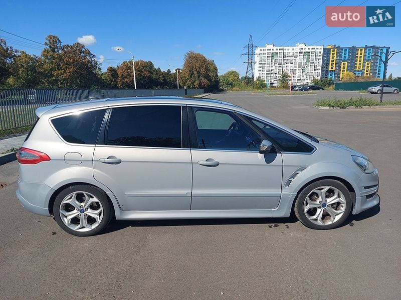 Мінівен Ford S-Max 2011 в Чернігові