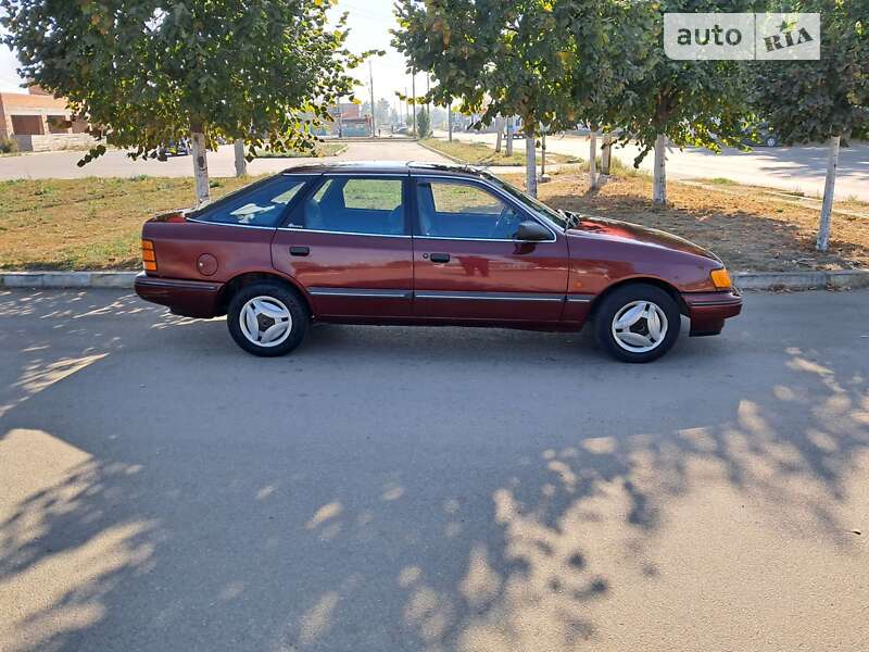 Седан Ford Scorpio 1990 в Бучі