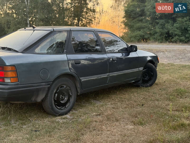 Седан Ford Scorpio 1988 в Сарнах