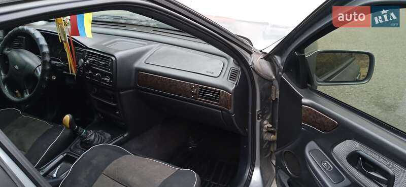 Универсал Ford Scorpio 1994 в Ужгороде фото 5 Универсал Ford Scorpio 1994 в Ужгороде