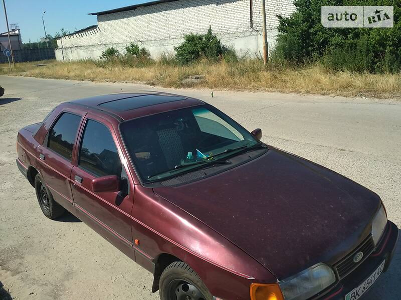 Седан Ford Sierra 1989 в Вараше