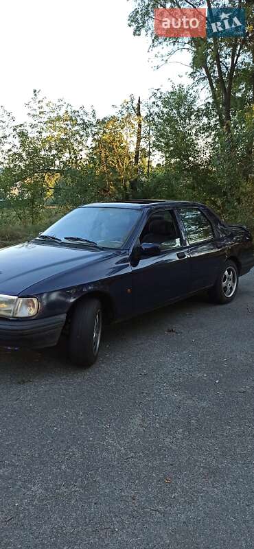 Седан Ford Sierra 1992 в Иванкове