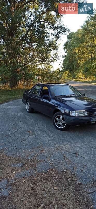 Седан Ford Sierra 1992 в Иванкове
