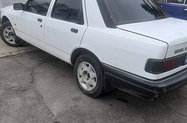 Седан Ford Sierra 1990 в Прилуках