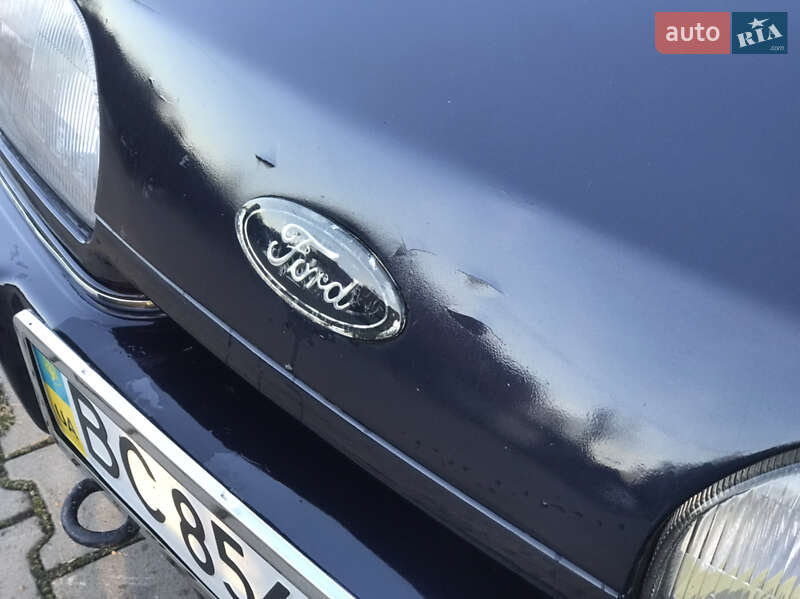 Седан Ford Sierra 1987 в Стрые