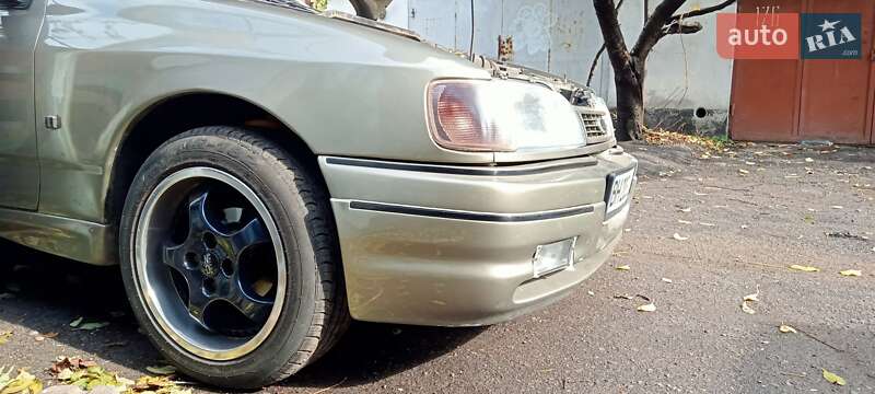 Седан Ford Sierra 1989 в Одессе