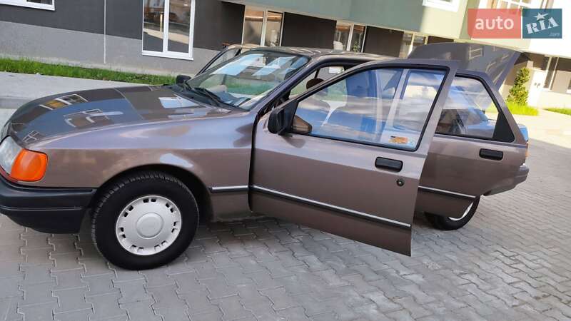 Седан Ford Sierra 1987 в Черновцах
