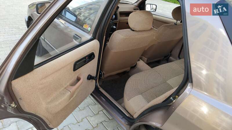 Седан Ford Sierra 1987 в Черновцах