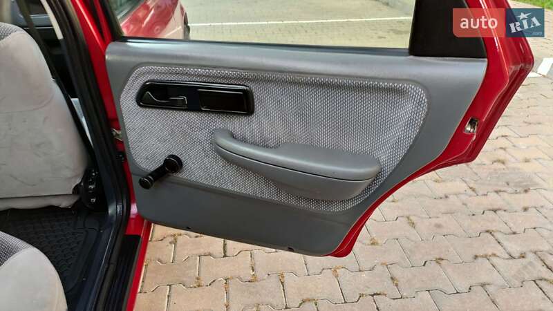 Седан Ford Sierra 1991 в Чернівцях