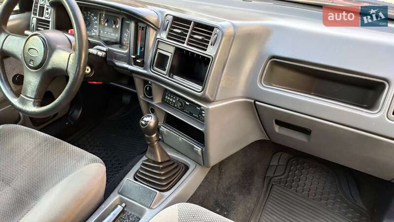 Седан Ford Sierra 1991 в Чернівцях
