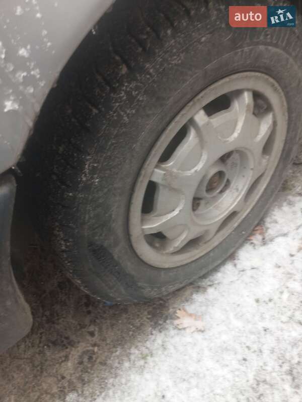 Седан Ford Sierra 1989 в Буче