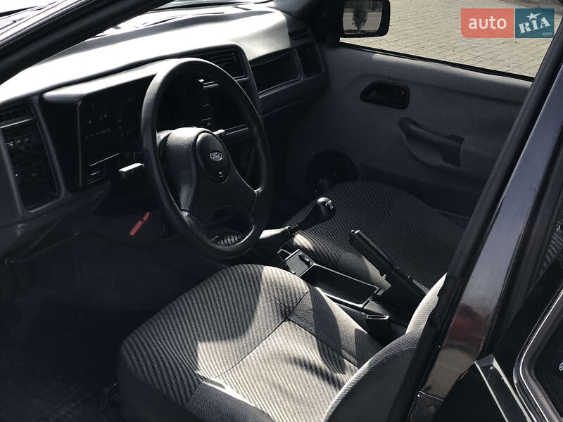 Седан Ford Sierra 1988 в Полтаве