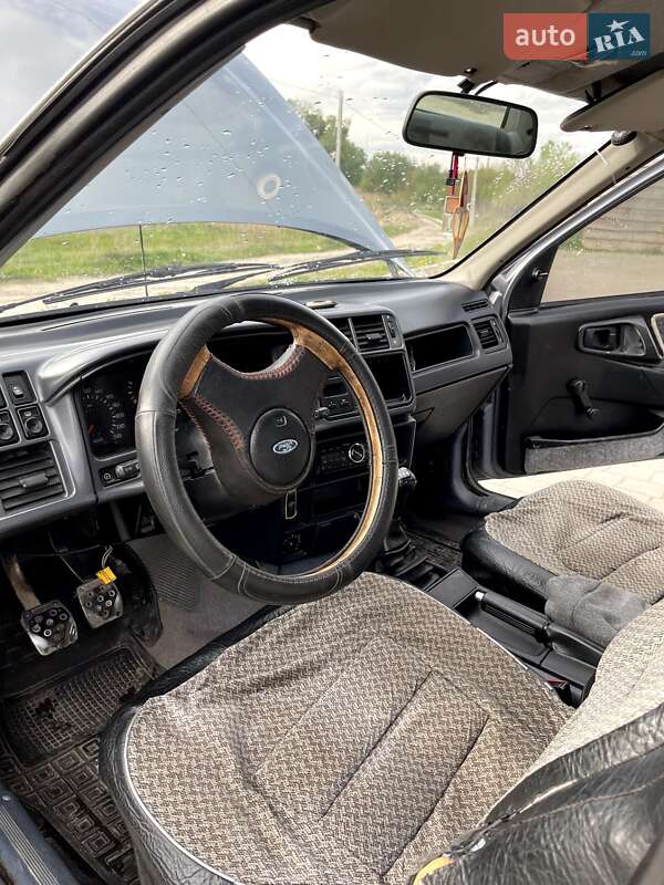Седан Ford Sierra 1989 в Бродах