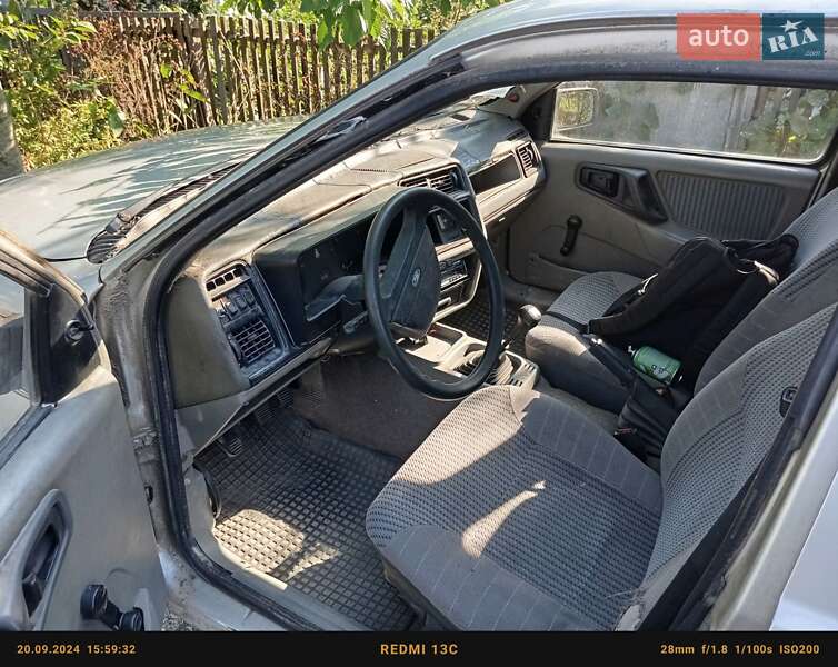 Лифтбек Ford Sierra 1984 в Жмеринке фото 4 Лифтбек Ford Sierra 1984 в Жмеринке