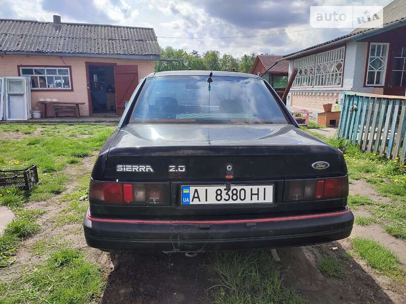 Седан Ford Sierra 1990 в Бучі