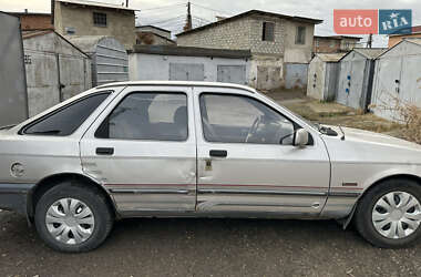 Ліфтбек Ford Sierra 1986 в Чернівцях