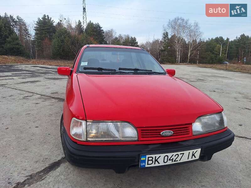 Седан Ford Sierra 1991 в Вараше