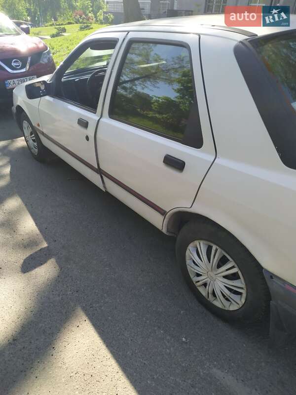 Седан Ford Sierra 1988 в Киеве