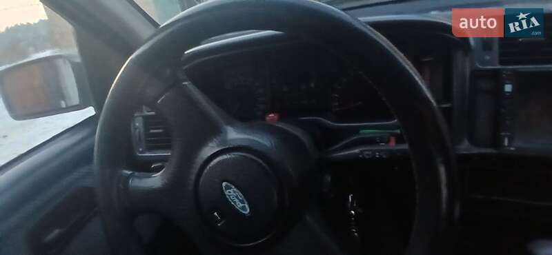 Седан Ford Sierra 1987 в Лебедине