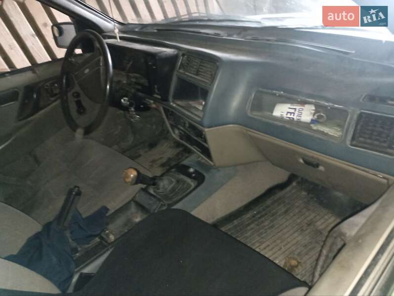 Лифтбек Ford Sierra 1988 в Хмельницком