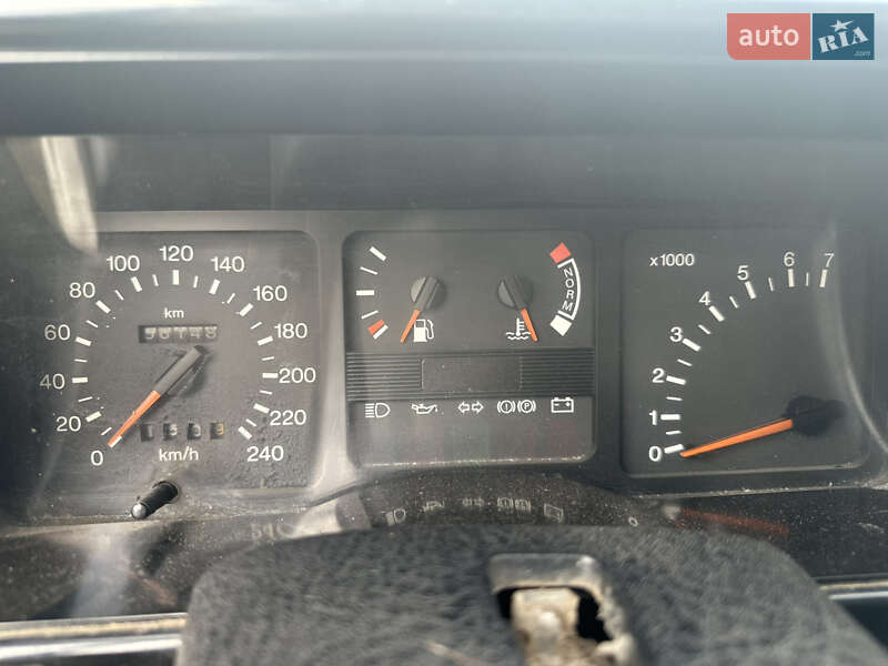 Универсал Ford Sierra 1984 в Благовещенском фото 16 Универсал Ford Sierra 1984 в Благовещенском