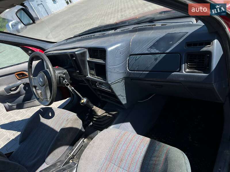 Седан Ford Sierra 1987 в Горохове