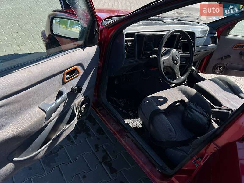 Седан Ford Sierra 1987 в Горохове