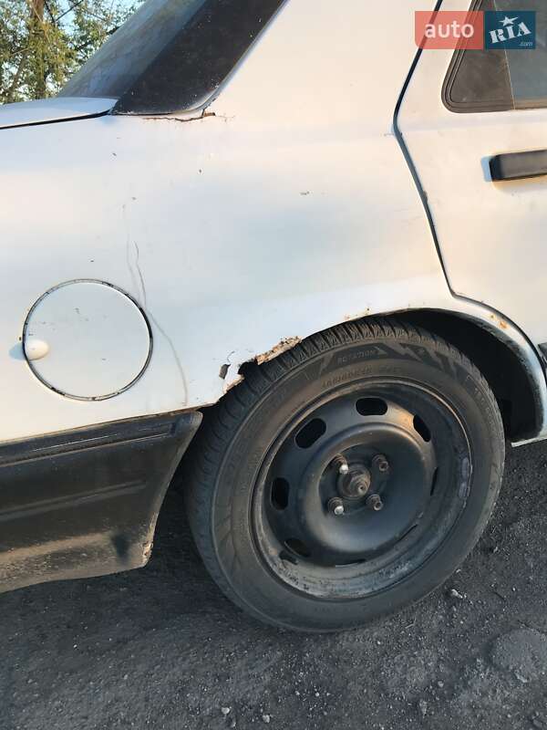 Седан Ford Sierra 1987 в Магдалиновке