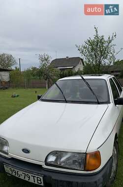 Лифтбек Ford Sierra 1987 в Самборе