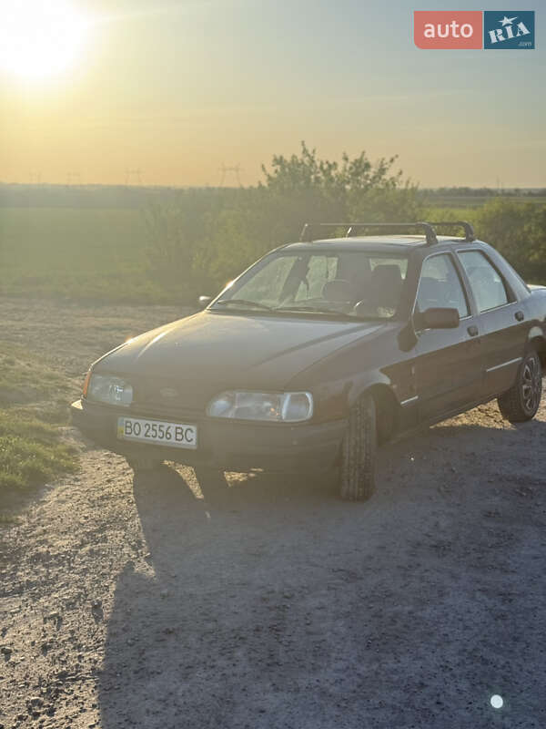 Седан Ford Sierra 1988 в Радивилове