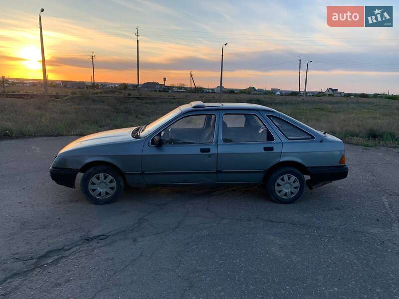 Лифтбек Ford Sierra 1984 в Витовском районе