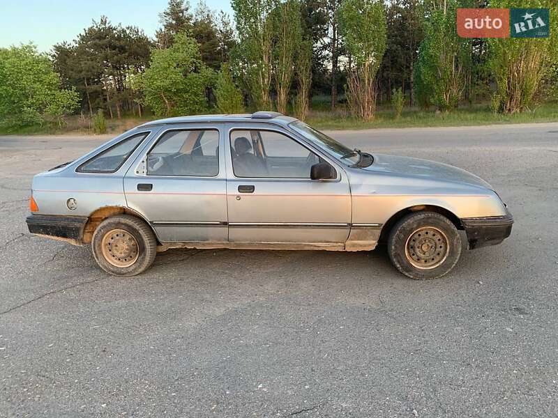 Лифтбек Ford Sierra 1984 в Витовском районе