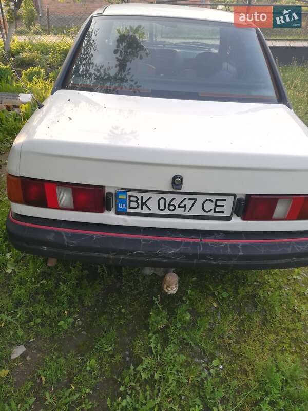 Седан Ford Sierra 1988 в Здолбунове