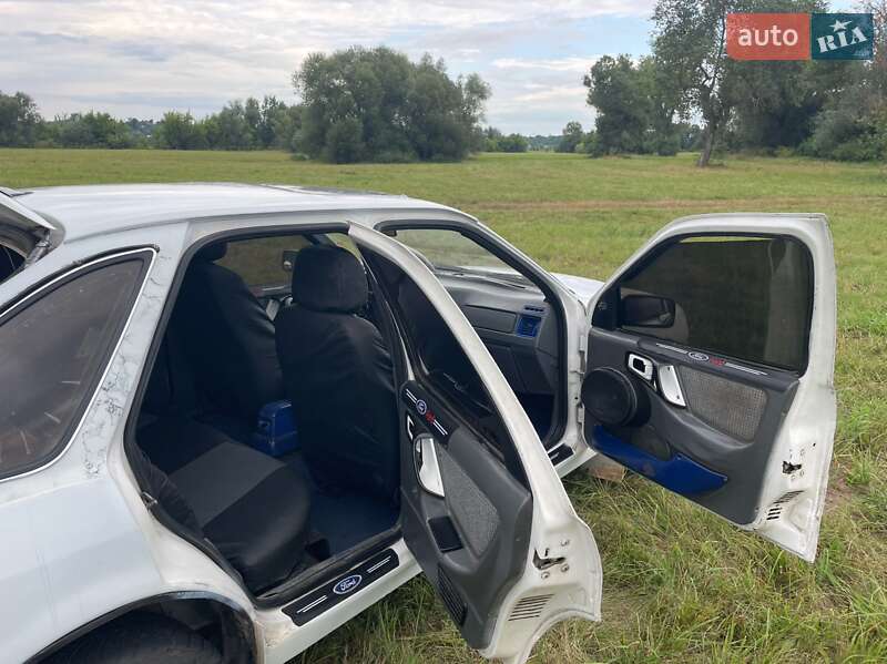 Лифтбек Ford Sierra 1985 в Радомышле