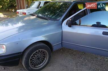 Седан Ford Sierra 1987 в Чинадієвому