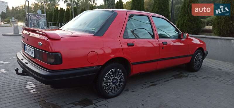 Седан Ford Sierra 1991 в Вараше