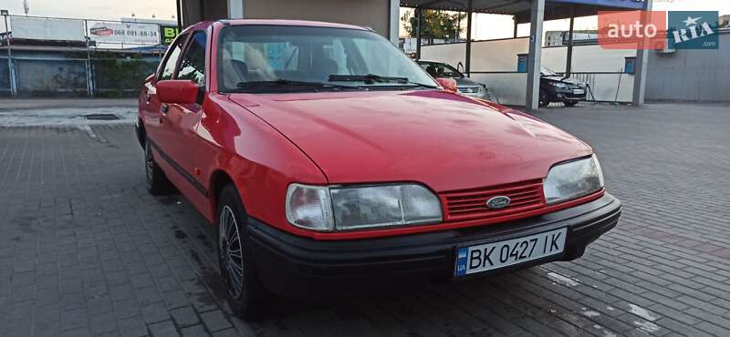 Седан Ford Sierra 1991 в Вараше