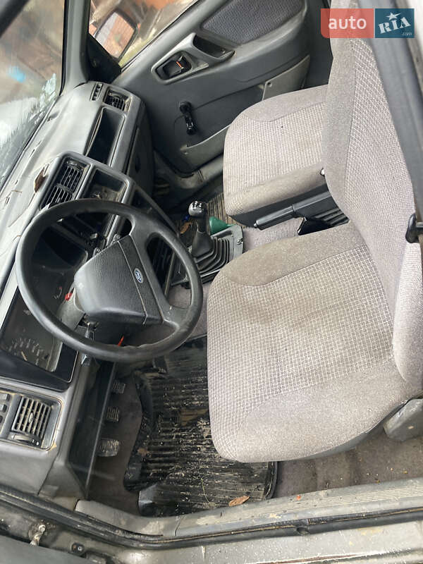 Лифтбек Ford Sierra 1986 в Черновцах