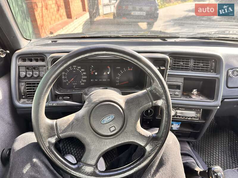 Седан Ford Sierra 1988 в Гайсине