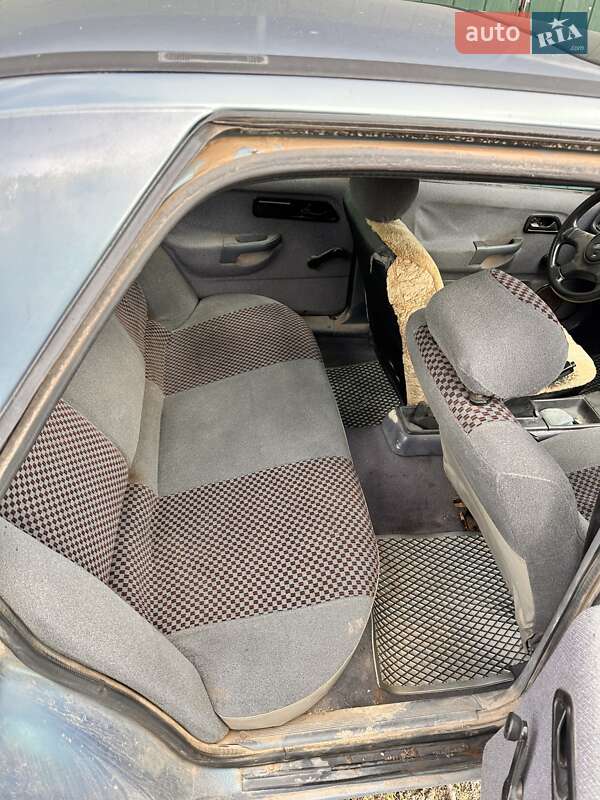 Седан Ford Sierra 1988 в Гайсине
