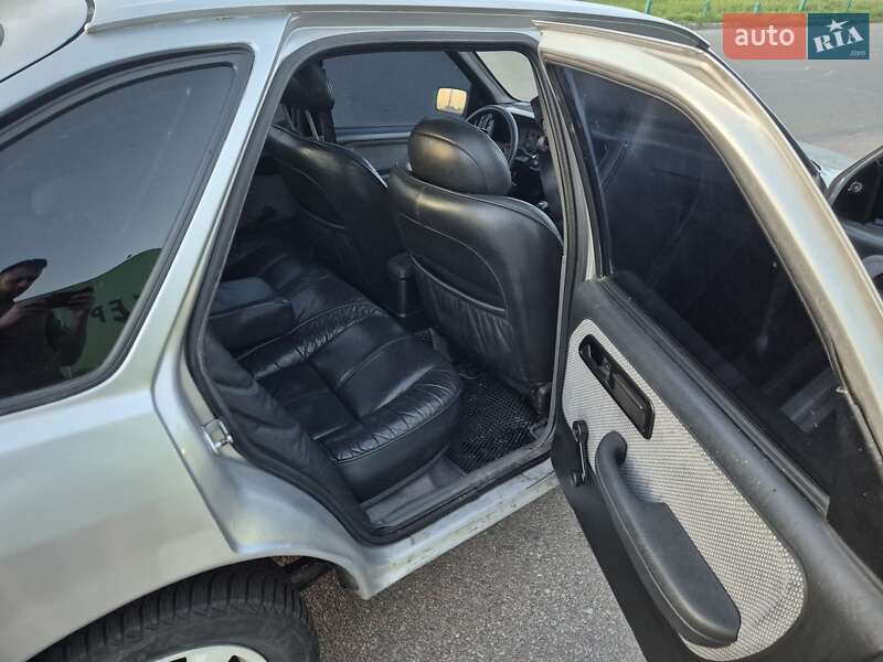 Лифтбек Ford Sierra 1988 в Киеве