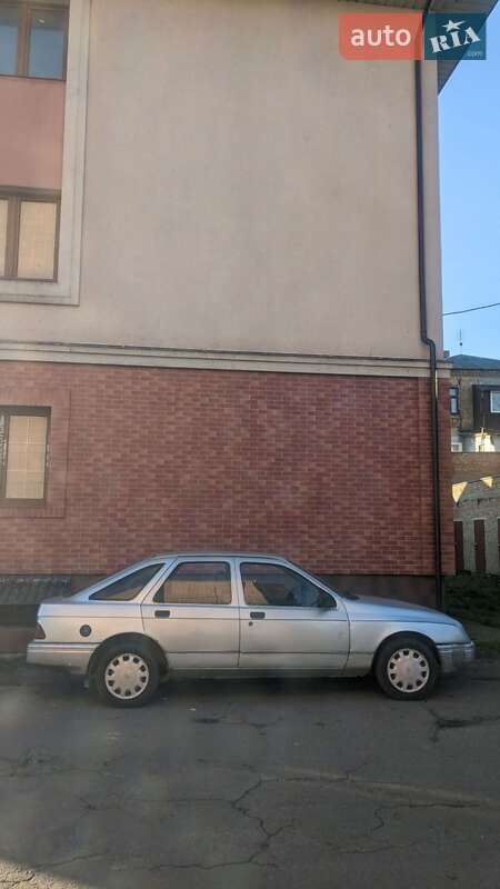 Лифтбек Ford Sierra 1983 в Ровно