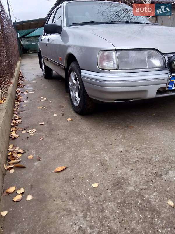 Седан Ford Sierra 1992 в Измаиле