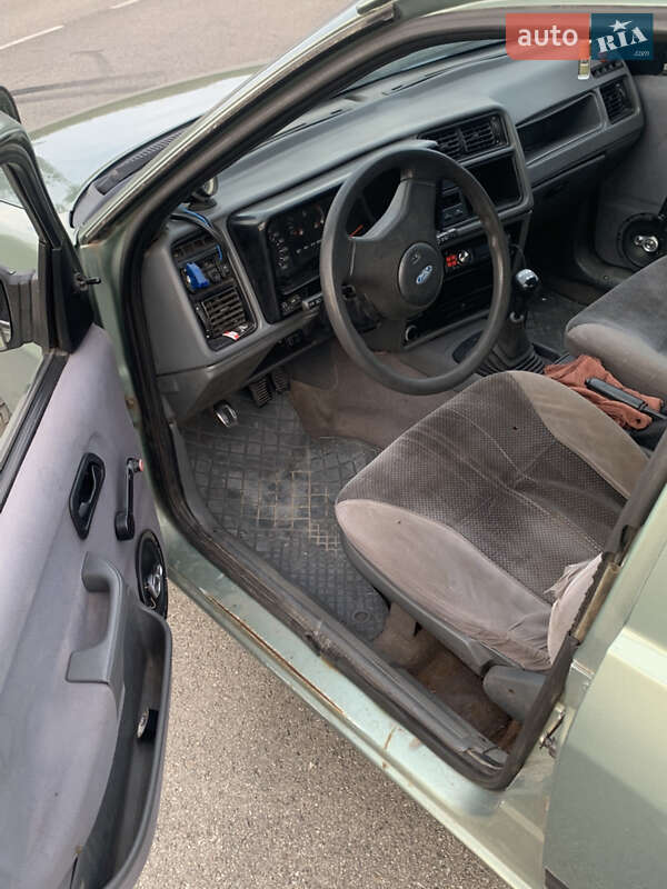 Лифтбек Ford Sierra 1989 в Киеве