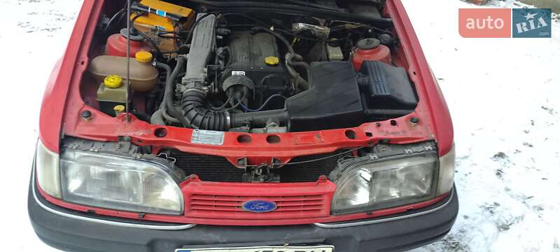 Седан Ford Sierra 1992 в Новоселице