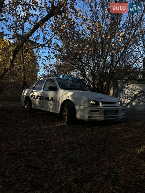 Ліфтбек Ford Sierra 1984 в Дніпрі фото Ліфтбек Ford Sierra 1984 в Дніпрі