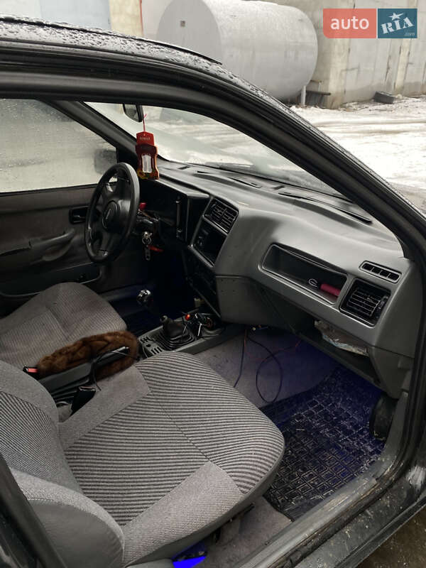 Седан Ford Sierra 1988 в Старому Самборі