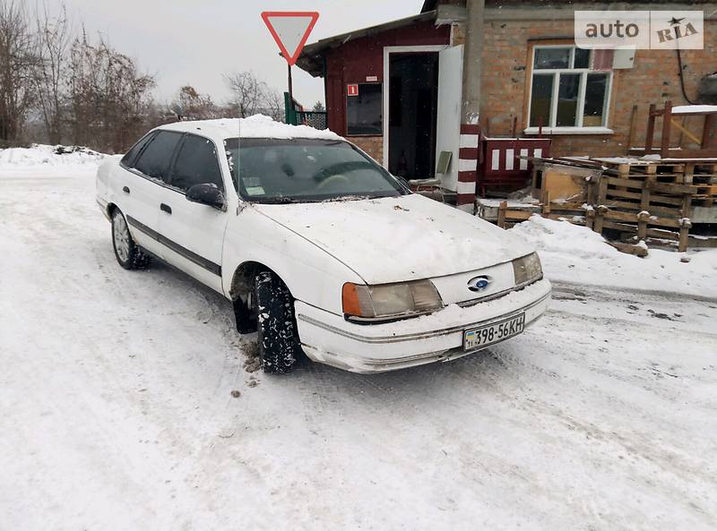 Седан Ford Taurus 1987 в Умани