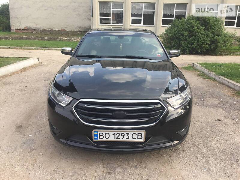 Седан Ford Taurus 2012 в Збараже